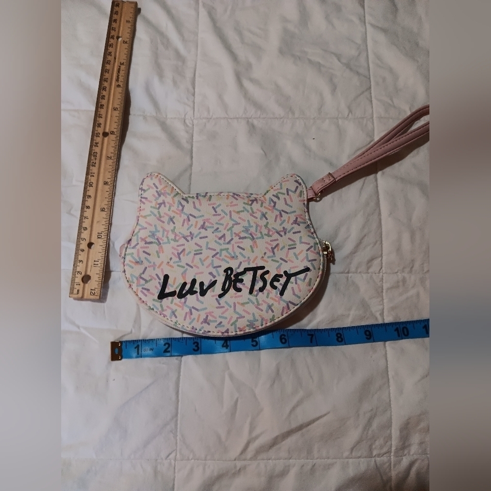 Betsy Johnson kitty bag. - Picture 5 of 5